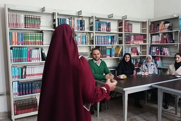 محفل «مام وطن» با طنین شاهنامه‌خوانی در کتابخانه مرکزی علامه امینی شهرستان قدس