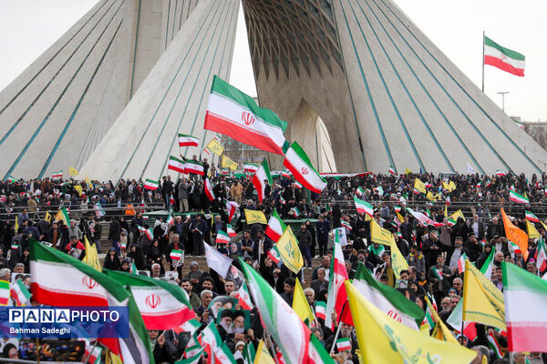 سخنرانی رئیس جمهور در جمع راهپیمایان ۲۲ بهمن