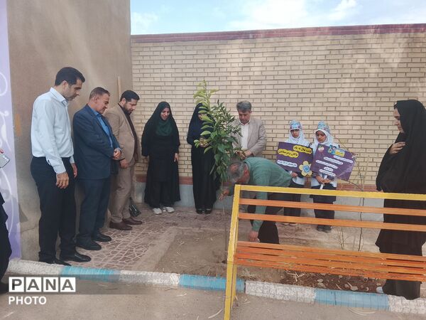 پویش سلامت دهان و دندان در مدرسه شهید هداوند میرزایی