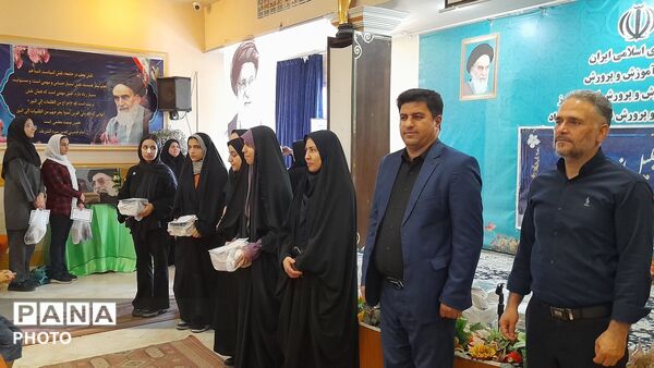 تجلیل از دانش‌آموزان برتر قرآنی شهرستان نظرآباد 