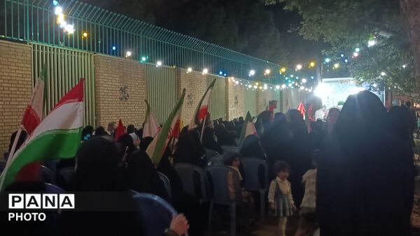 جشن میلاد پیامبر اکرم و امام جعفر صادق در میدان حافظ شهرستان نیشابور 