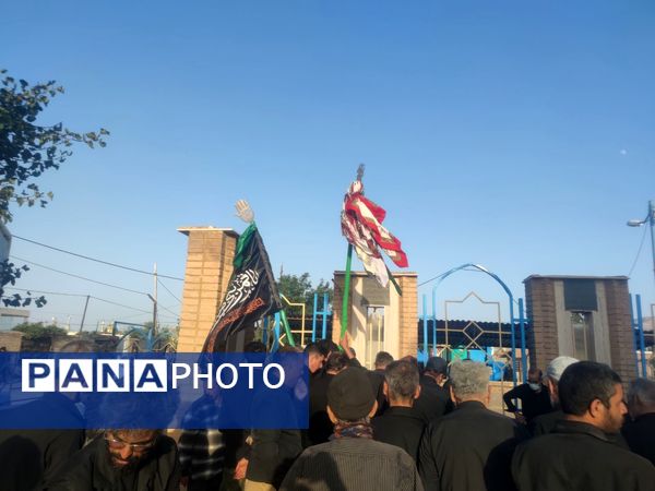 آیین جمع آوری نذورات مردمی در روز عاشورا 