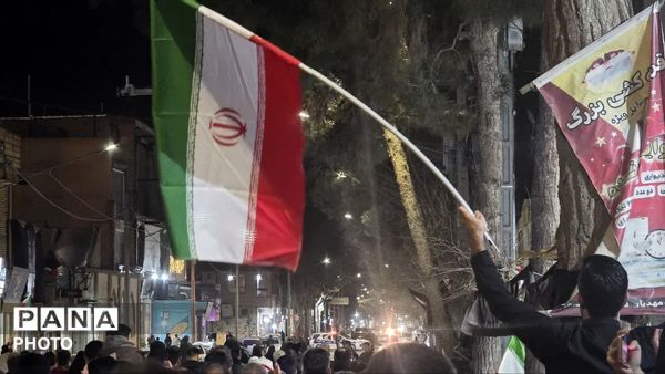 میدان مرکزی خلیل‌آباد‌ مملو از عاشقان انقلاب