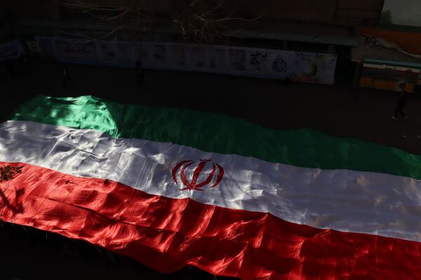 در دل این زمستان سخت و از پس سال‌ها، همچنان عطر آزادی به مشام می‌رسد