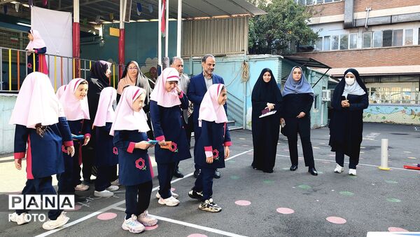 جشن عاطفه‌ها در دبستان علامه طباطبایی منطقه ۶ 