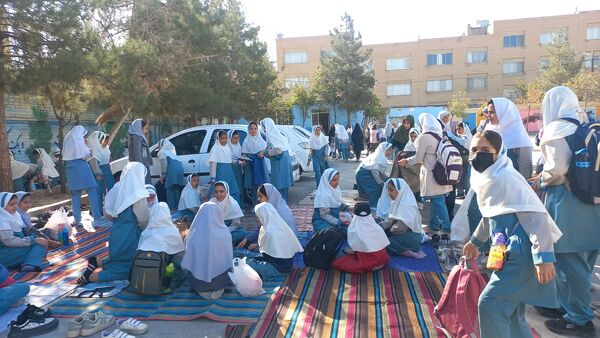شادی و نشاط در روز جهانی کودک در دبستان لطیفه 