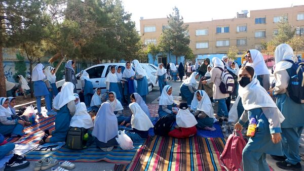 شادی و نشاط در روز جهانی کودک در دبستان لطیفه 