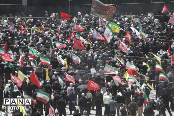 وداع با پیکر مطهر امام شهید در مصلای تهران