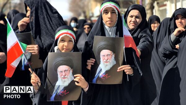 اقامه نماز جمعه و راهپیمایی باشکوه در فارسان 