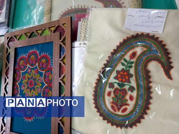 داوری آثار هنری مسابقات فرهنگی هنری آموزش و پرورش ناحیه ۳ 