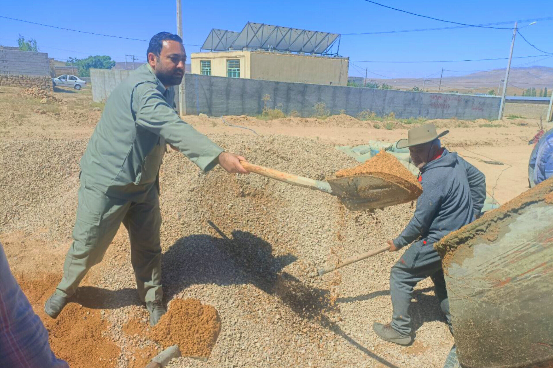 اقدام عملی فرماندار گرمه در ساخت مدرسه برزنه  