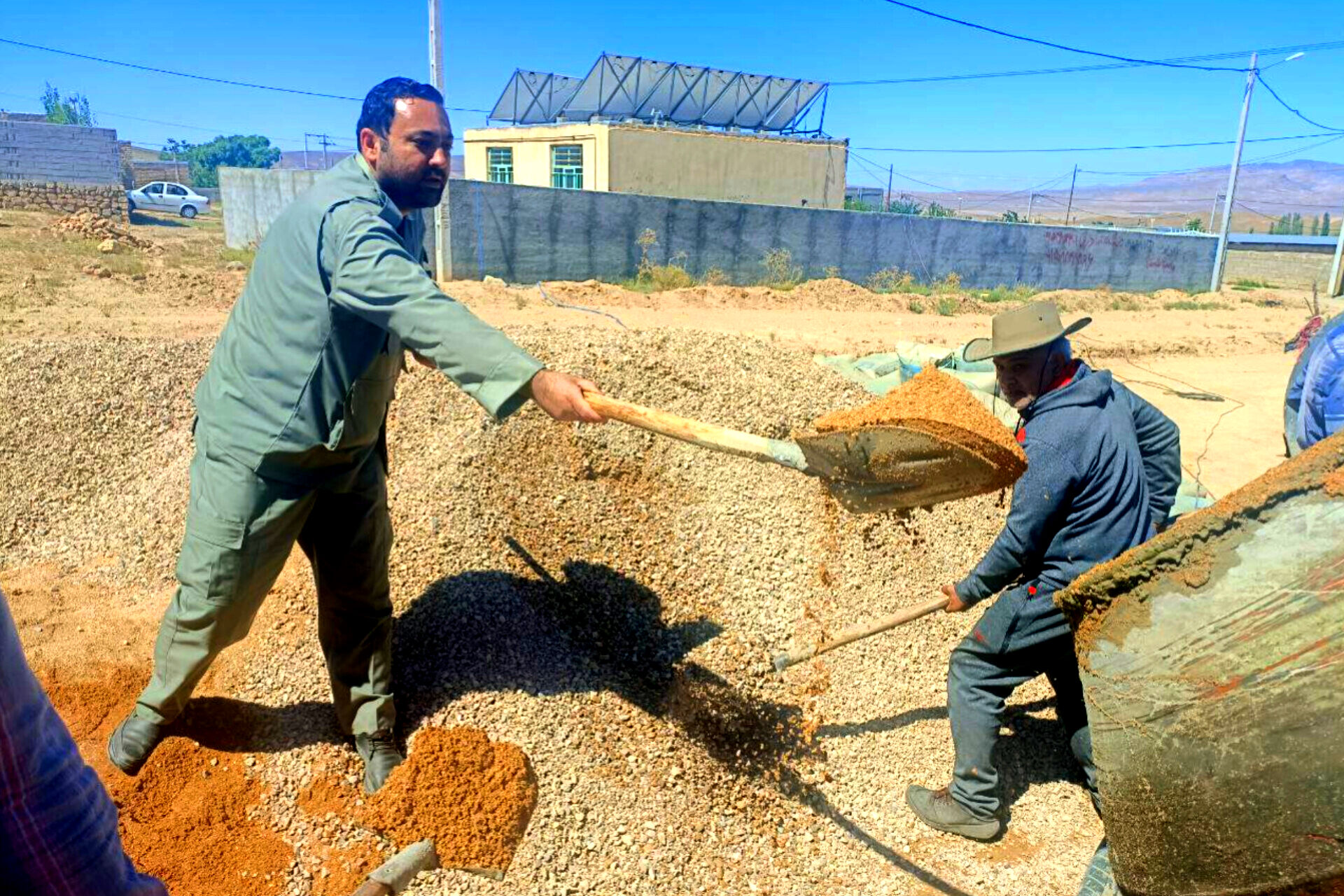 اقدام عملی فرماندار گرمه در ساخت مدرسه برزنه  