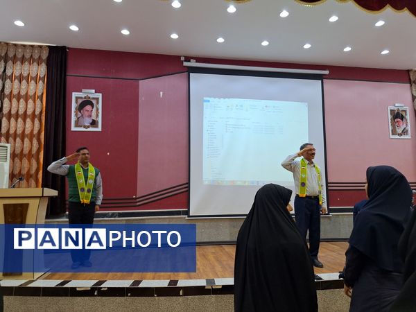 کارگاه آموزشی و توجیهی مربیان پیشتاز تربت حیدریه 