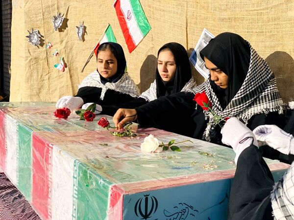 مراسم استقبال از شهید گمنام در شهرستان مه‌ولات
