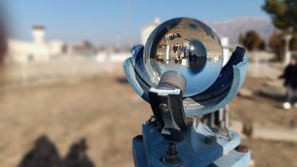 بازدید دانش‌آموزان مدرسه الزهرا یاسوج  از ایستگاه هواشناسی