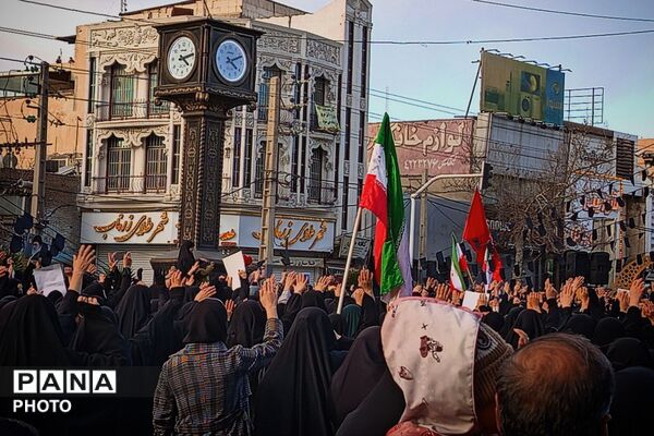 اجتماع مردم رباط‌کریم در سوگواری رهبر معظم انقلاب