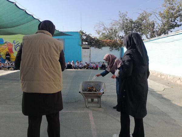 آموزش اطفاء حریق در مدرسه ناهید نخودی