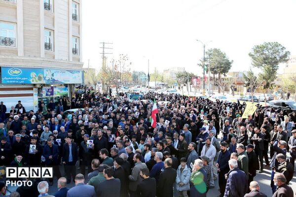 تجدید عهد با آرمان های رهبر شهید انقلاب در نماز جمعه فشافویه