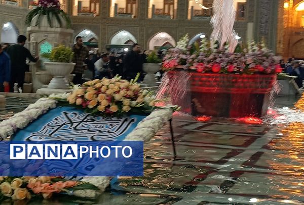 گل آرایی و چراغانی حرم رضوی 