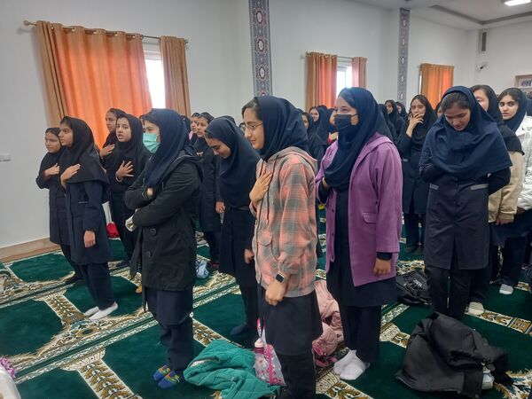 گرامیداشت هفته هوای پاک در دبیرستان دخترانه فرهنگ مرحوم فخرایی
