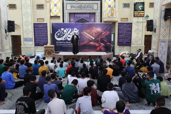 همراهی مسئولین با دانش‌آموزان معتکف شهر مهستان