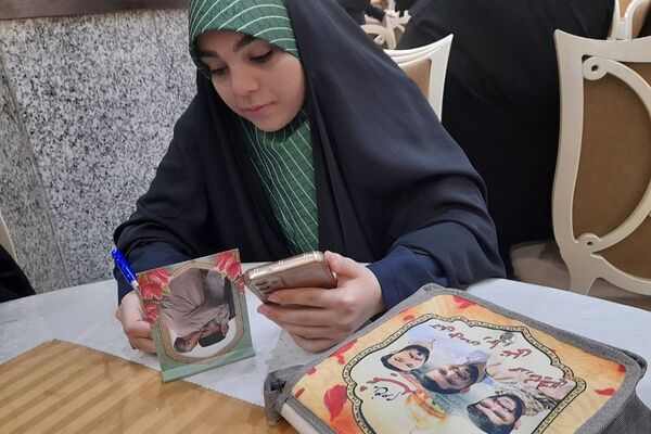 بازدید دانش‌آموزان دختر ناحیه 2 بهارستان از سرزمین نور