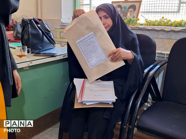 بازدید سرگروه‌ های آموزشی استان چهار محال و بختیاری از مدارس میانکوه