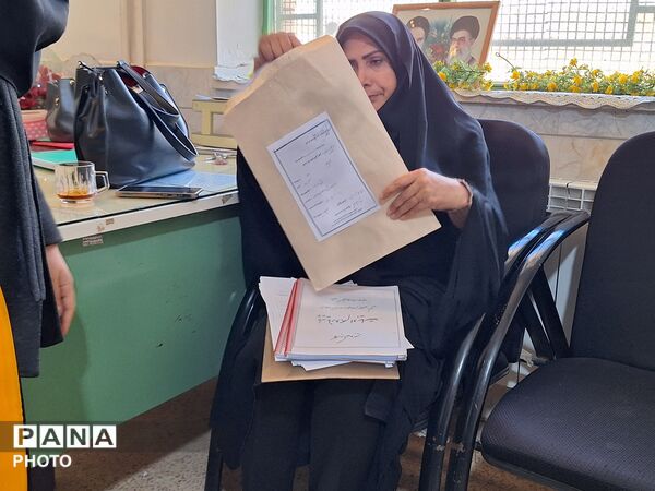 بازدید سرگروه‌ های آموزشی استان چهار محال و بختیاری از مدارس میانکوه