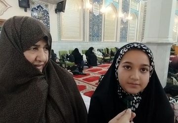 اعتکاف مادر و دختری در مسجد باقرالعلوم مشهد دل‌ها را به خدا گره زد