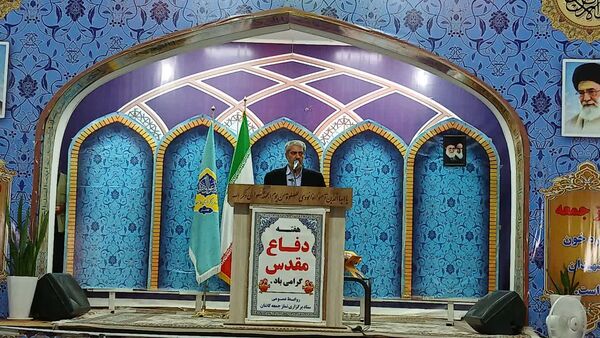 سخنرانی معاون مدیرکل و مدیر آموزش و پرورش کاشان در نماز جمعه و برگزاری میز خدمت در مصلی