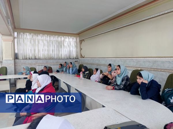 کارگاه آشنایی دانش‌آموزان با سلول‌های بنیادی و کاربردی