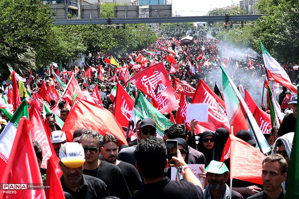 مراسم تشییع پیکر مطهر رهبر شهید انقلاب در تهران - 1

