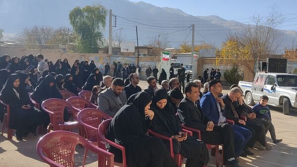 پرستو بی‌نام  در آشیانه شهر دستنا 