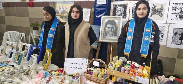 افتتاح نمایشگاه دست‌سازه‌های هنرجویان هنرستان‌های محمودآباد 
