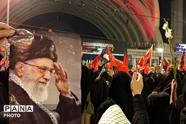 آیین وداع ملت ایران با پدر امت؛ خیزش یک ملت در سوگ رهبر شهید