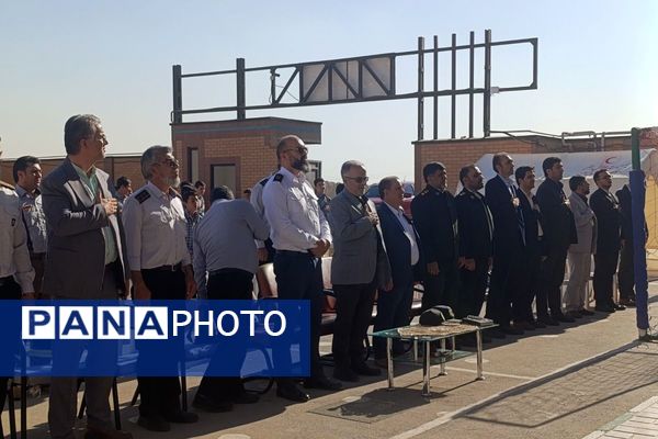 مراسم پدافند غیرعامل در دبیرستان بشارت بهارستان‌دو 