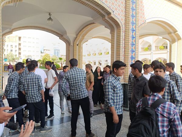 اجتماع 5 هزار نفری نوجوانان دانش آموز در حرم مطهر رضوی 