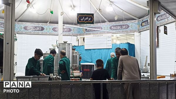 حال و هوای چایخانه حضرت معصومه(س)،در صحن و سرای حرم امامزاده حسین ابن موسی الکاظم(ع)شهر طبس