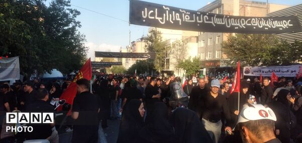مصلای تهران با فریادِ باید برخاست لرزید