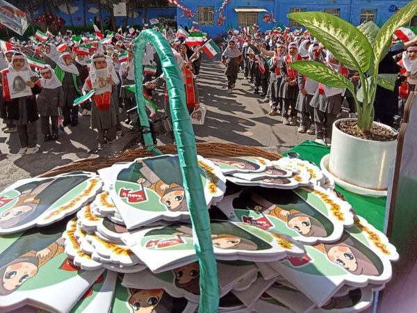 مراسم روز دانش آموز در دبستان دخترانه نرجس یک