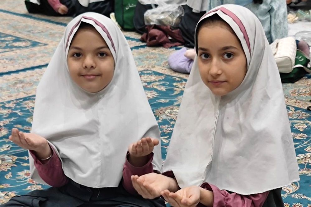 برگزاری سفره افطاری به مناسبت ماه مبارک رمضان در مدارس ناحیه دو شهرری 