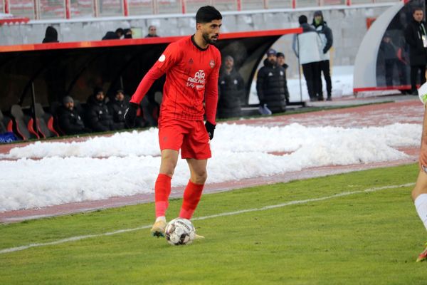 بازی تراکتور و ملوان در تبریز