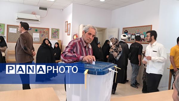 حضور پرشور رای‌اولی‌ها در انتخابات ریاست جمهوری