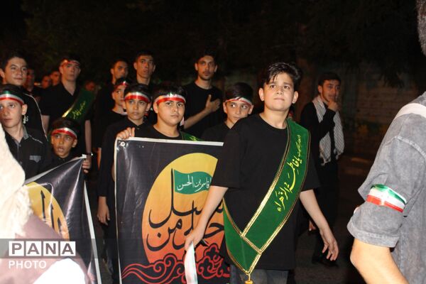 لبیک نوجوانان نظرآباد به ندای کربلا در آیین «احلی من العسل»