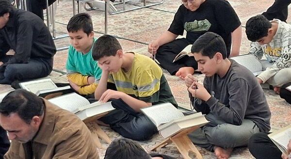 محفل قرآنی معتکفین مسجد جامع کاشمر