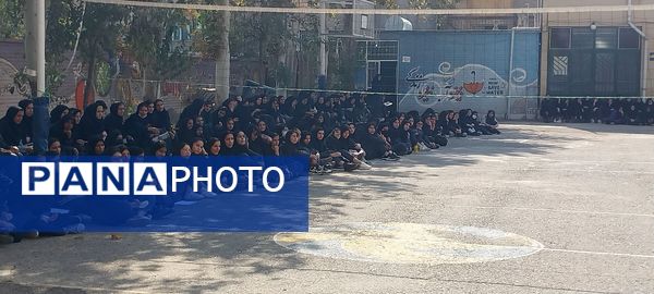  آموزش‌های اطفا حریق و نکات ایمنی در دبیرستان نمونه محبوبه محبی نیشابور  