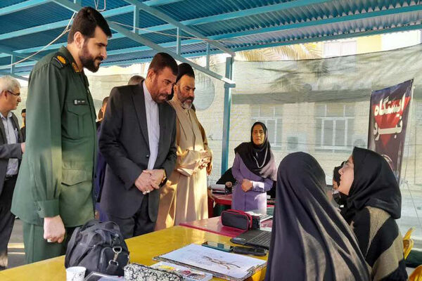 نمایشگاه دانش‌آموزان تراز انقلاب اسلامی استان بوشهر