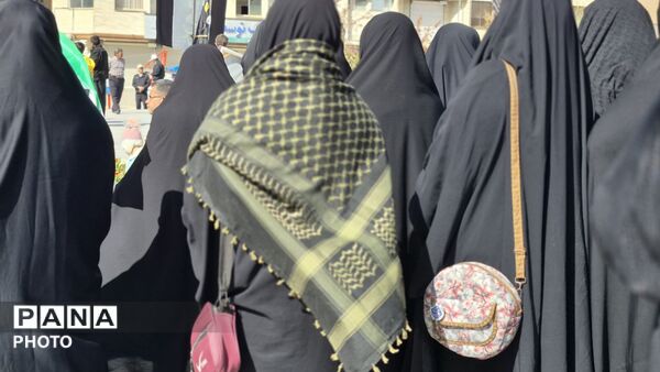 اقامه نماز جمعه و راهپیمایی باشکوه در فارسان 