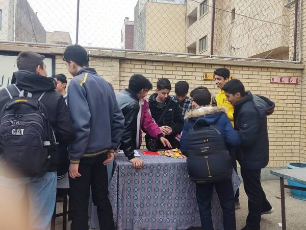 برپایی بازارچه دانش‌آموزی به‌مناسبت عید مبعث 
