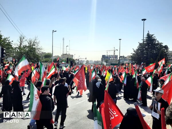وداع باشکوه ملت با رهبر انقلاب و تشییع پیکر پاک و مطهر ایشان